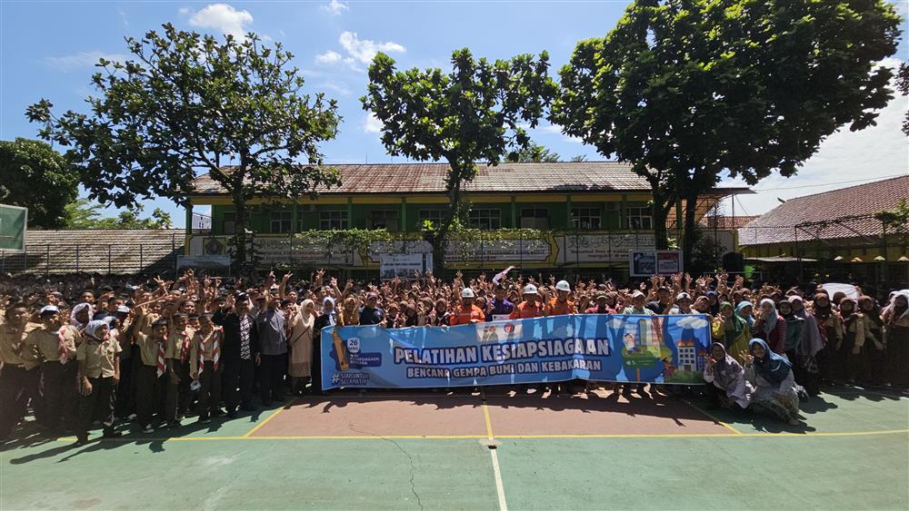 Indocement Latih Kesiapsiagaan Gempa Bumi dan Kebakaran di SMP Negeri 2 Citeureup